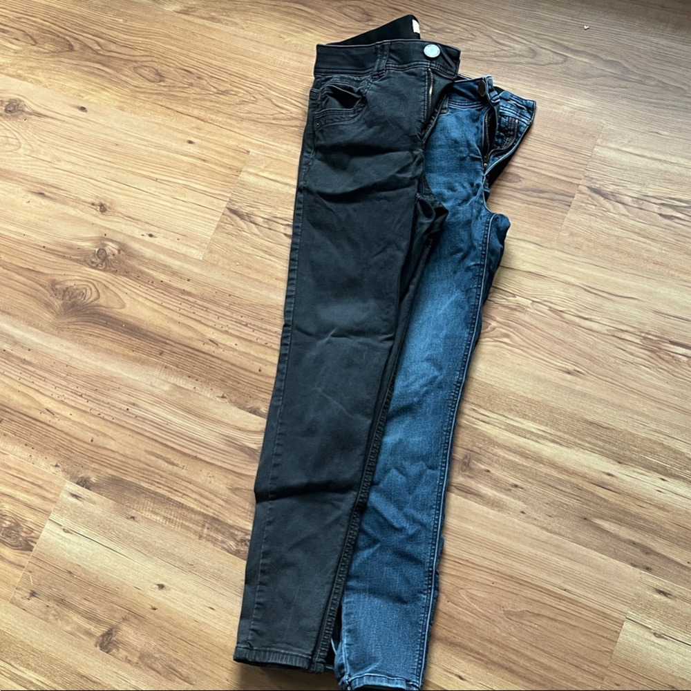 Democracy skinny jeans 2 pair